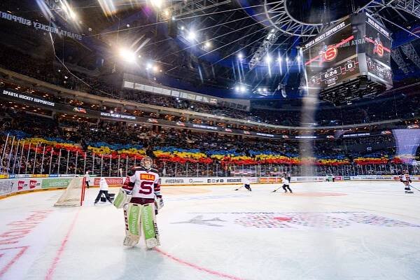 Nový návštěvnický rekord Tipsport extraligy v hale. Na zápas mezi Spartou a Kladnem přišlo 17 220 lidí