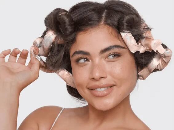 How to Use Satin Heatless Rollers—And Achieve Your Bounciest Blowout Yet