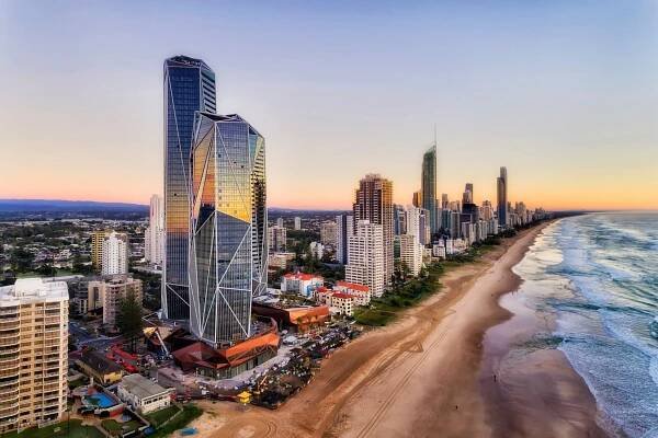 Broad Beach Surfers Paradise Hotel
