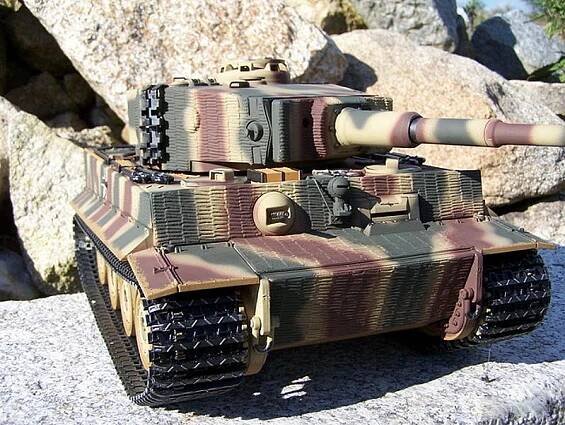 Torro Tiger pozdní verze Infrared kamufláž, edice metal