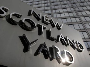 Met Police officer keeps job after misconduct hearing finds he breached confidentiality