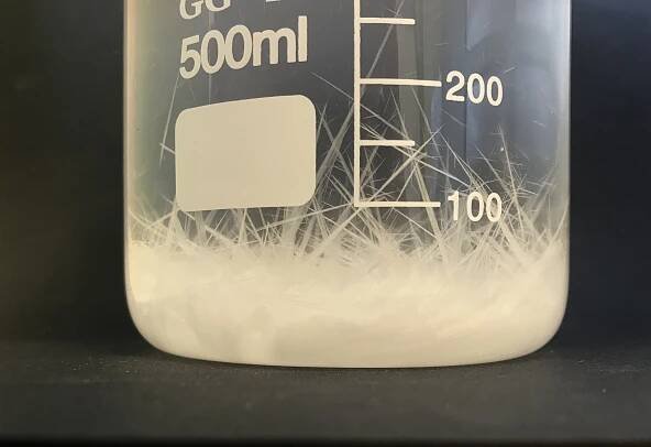 ammonia nitrate crystal