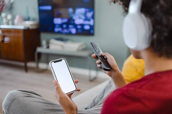 Propojení telefonu s televizí a jak jí takto ovládat?