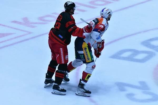Pardubice v přeházené sestavě zdolaly Olomouc. Vomáčka čaroval v brance