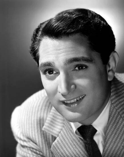 ROBERT ALDA, WARNER BROTHERS PORTRAIT, CA. 1940S