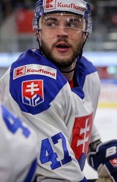 FOTO: S přítelem. – stránka 17