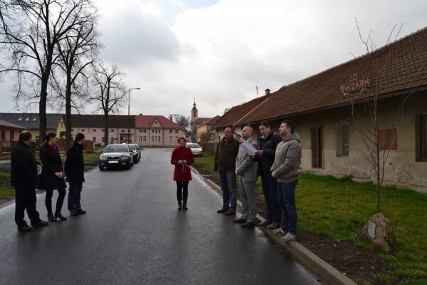 Rekonstrukce místní komunikace v obci Velim - Oficiální stránka obce Velim