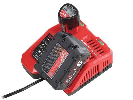 Milwaukee M12-18 FC Inteligentní rychlonabíječka
