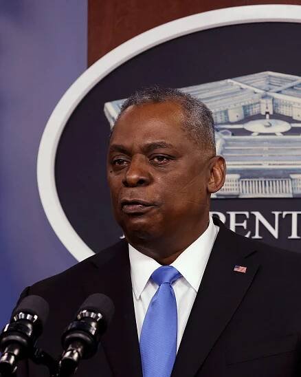 U.S. defense secretary calls Saudi crown prince, reaffirms strategic ties