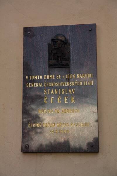 Soubor:Líšno, pamětní deska (2019).jpg