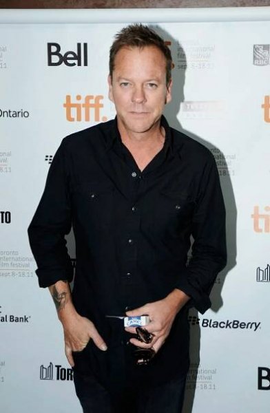 Herec Kiefer Sutherland: Věřím, že přiletí mimozemšťané