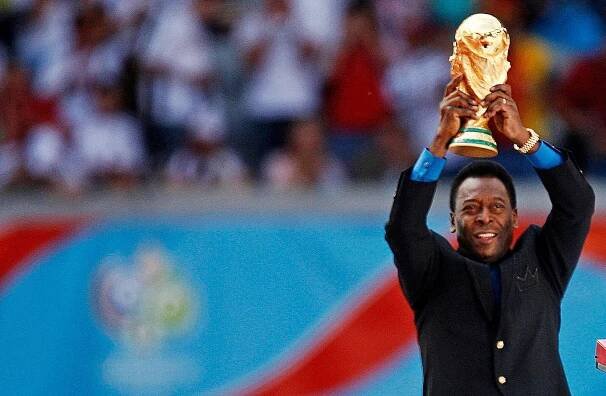 Z leštiče bot fotbalovým králem. Zemřel legendární brazilský fotbalista Pelé, bylo mu 82 let