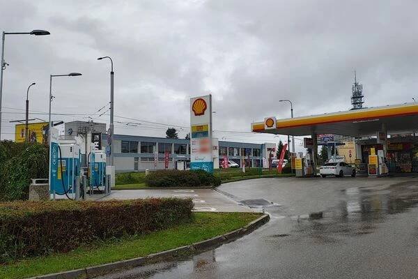 Shell Czech Republic a.s. - dobíjecí stanice foto 1