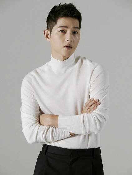 Song Joong Ki nebyl spokojen se svou italštinou, při natáčení Vincenza se však skvěle bavil. Padouchům přál krutý trest