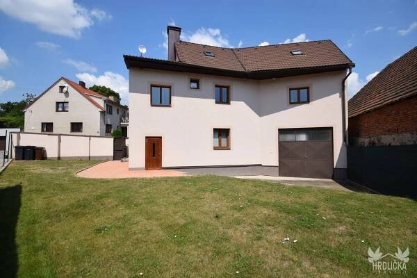 PRONAJATO - Pěkný byt 1+kk, 35 m2, v Mutěnicích | Hrdlička reality