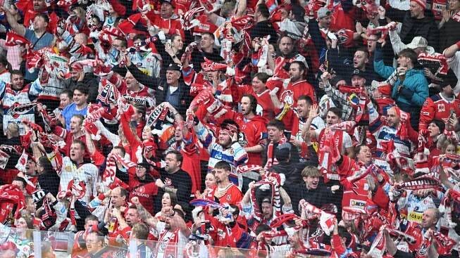 Pardubice naštvaly fanoušky, zdražily vstupenky při sérii. Řeší se i kontroly