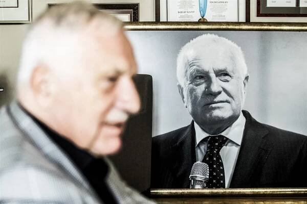Budovatelé kapitalismu: unikátní rozhovory, velká doba, neznámé příběhy