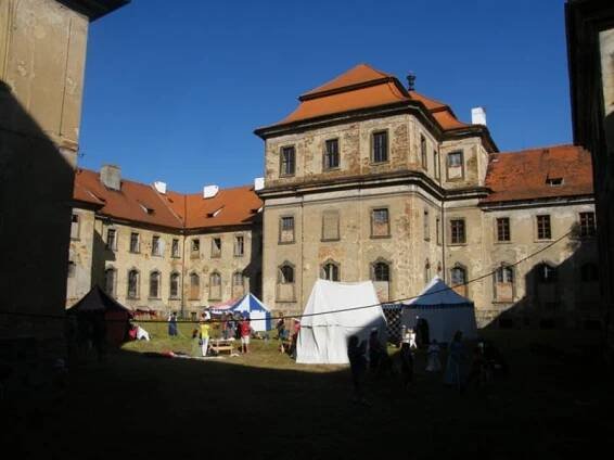 Jubilejní benefiční Večer pro klášter nabídl v Chotěšově bohatý program