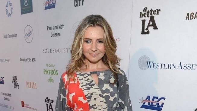 Gratulujeme! Herečka Beverley Mitchell čeká dítě - Super.cz