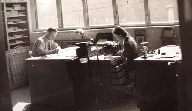 Historické foto společnosti Kazeto.