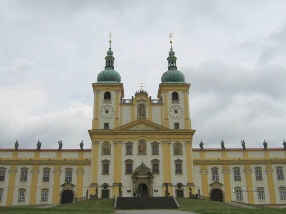 Bazilika Navštívení Panny... - Kostel
