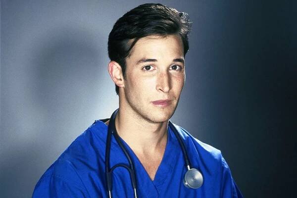 Noah Wyle Shares Why Lucy Knight's Death Was Such a 'Revelatory' Moment for John Carter on ER (Exclusive)