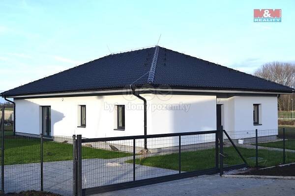 Příčná, Kostelec nad Labem - Jiřice, okres Mělník