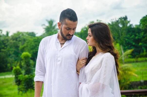 Movie Romantic Stills Of Riya Sen