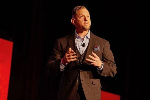 Employee engagement speaker, Matthew Newman speaking at a Ted Talk.
