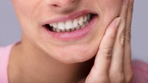 7 esenciálních olejů, které můžete využít v péči o zuby