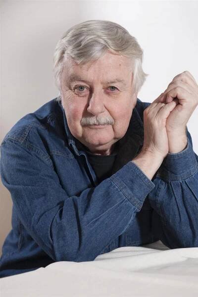 Adélka (8) se narodila se žebrem navíc: V páteři má 8 šroubů! Pomohla jí Kapka naděje