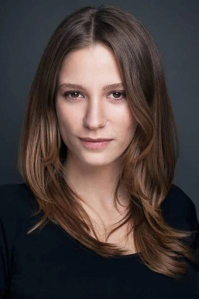 Serenay Sarıkaya herečka