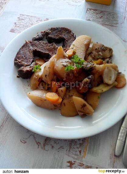Francouzská hovězí pečeně recept - TopRecepty.cz