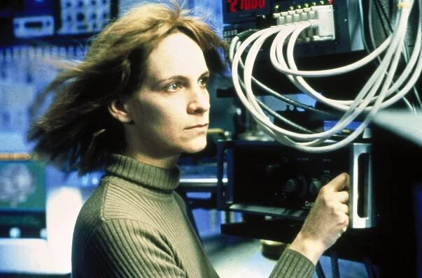 Krajní meze - Série 2 - Cesta v čase - Z filmu - Amanda Plummer