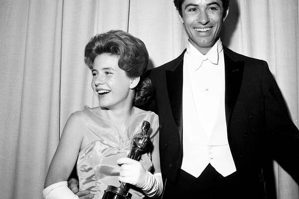 Patty Duke, 1960s Film and TV Sweetheart, Dies at 69