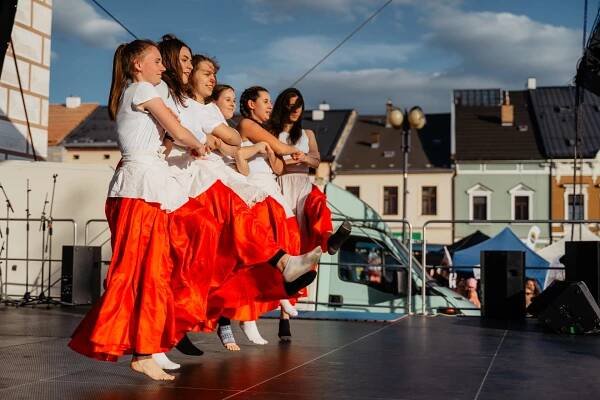 Majáles – Letem světem – Kulturní centrum Lanškroun