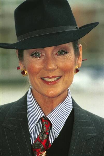 Lorraine Chase