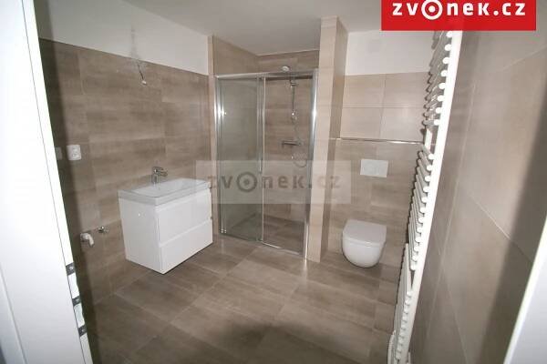 Pronájem bytu 1+kk 36 m², Komenského, Otrokovice