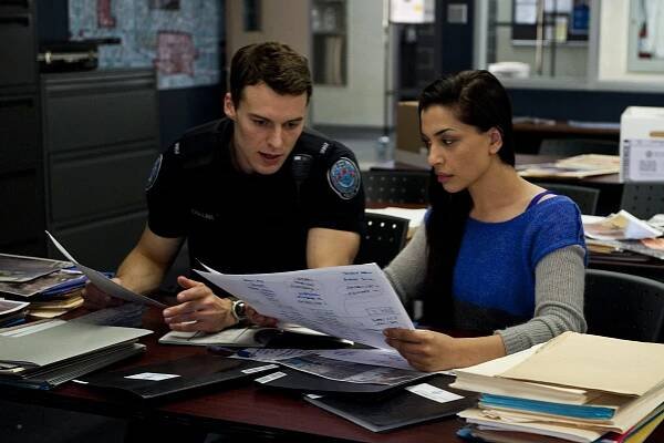 Rookie Blue - Když jsou vidět hvězdy - Z filmu - Peter Mooney, Rachael Ancheril