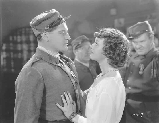 The Legion of Missing Men - Z filmu - Ralph Forbes, Hala Linda