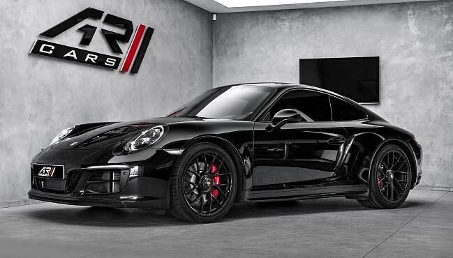 Porsche 911 Carrera 4 GTS