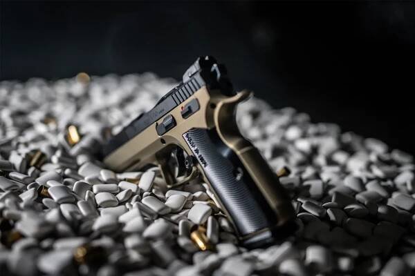 Samonabíjecí pistole KMR L-02 UMBRA - G.I.S. silencers