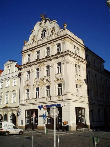 Velké náměstí čp. 30 (Hradec Králové, 25.4.2012)
