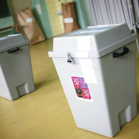 Kandidáti do Senátu 2024: Kdo postoupil do 2. kola voleb