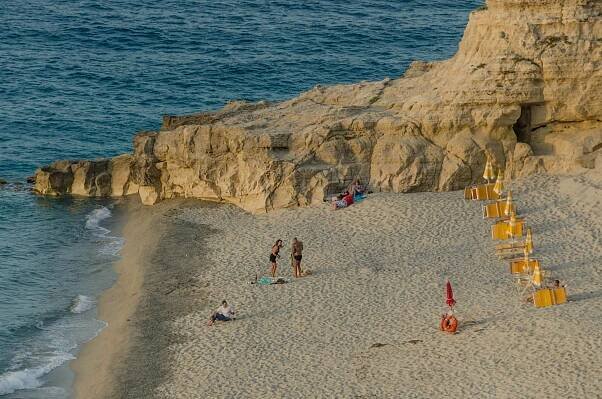 Seen here is one of those: Spiaggia Le Roccette.