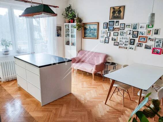 Dvorecké náměstí, Praha 4 - Podolí