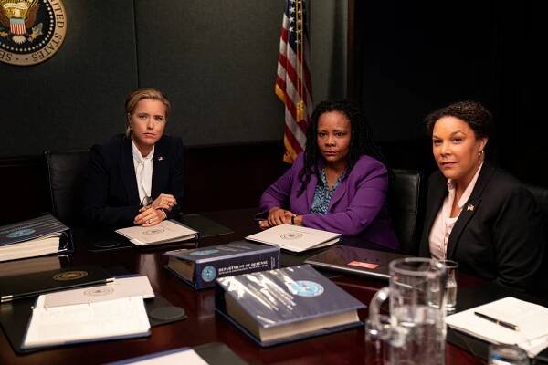 Téa Leoni, Tonya Pinkins, Linda Powell - Paní ministryně - Hail to the Chief - Z filmu