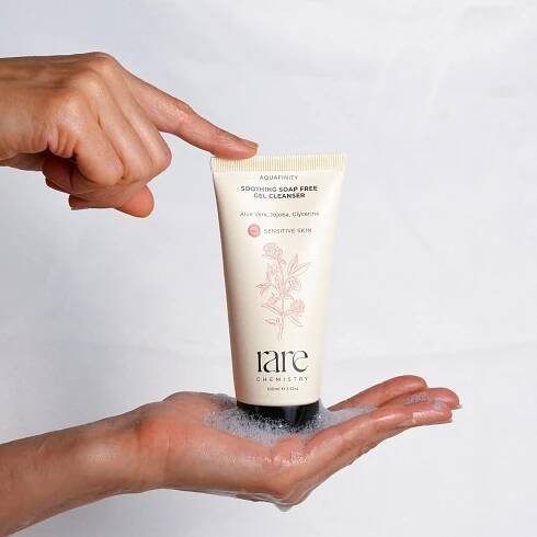 Soothing Soap Free Gel Cleanser 4