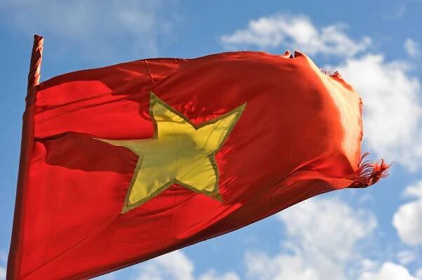 Vietnam navzdory válce na Ukrajině udržuje blízké vztahy s Ruskem. Zároveň je spojencem USA