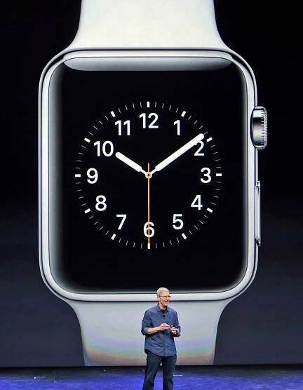 Apple predstavil nový iPhone aj novinku Apple Watch